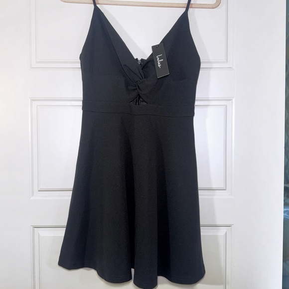 Lulu’s NWT All About The Love Twist Cutout Skater Mini Party Dress Size S - Picture 4 of 8